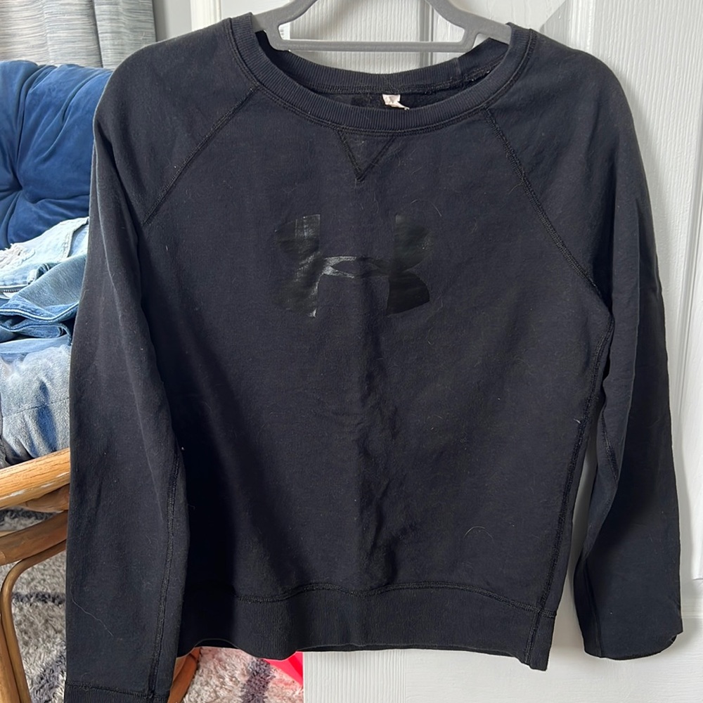 Black under Armour crew neck women’s XS